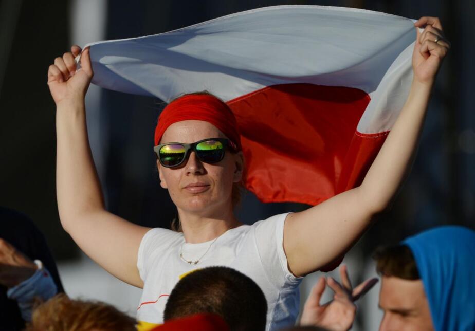 Poola noormees lipuga