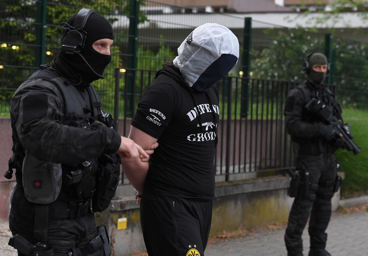 Terroristi vahistamine Pariisis.