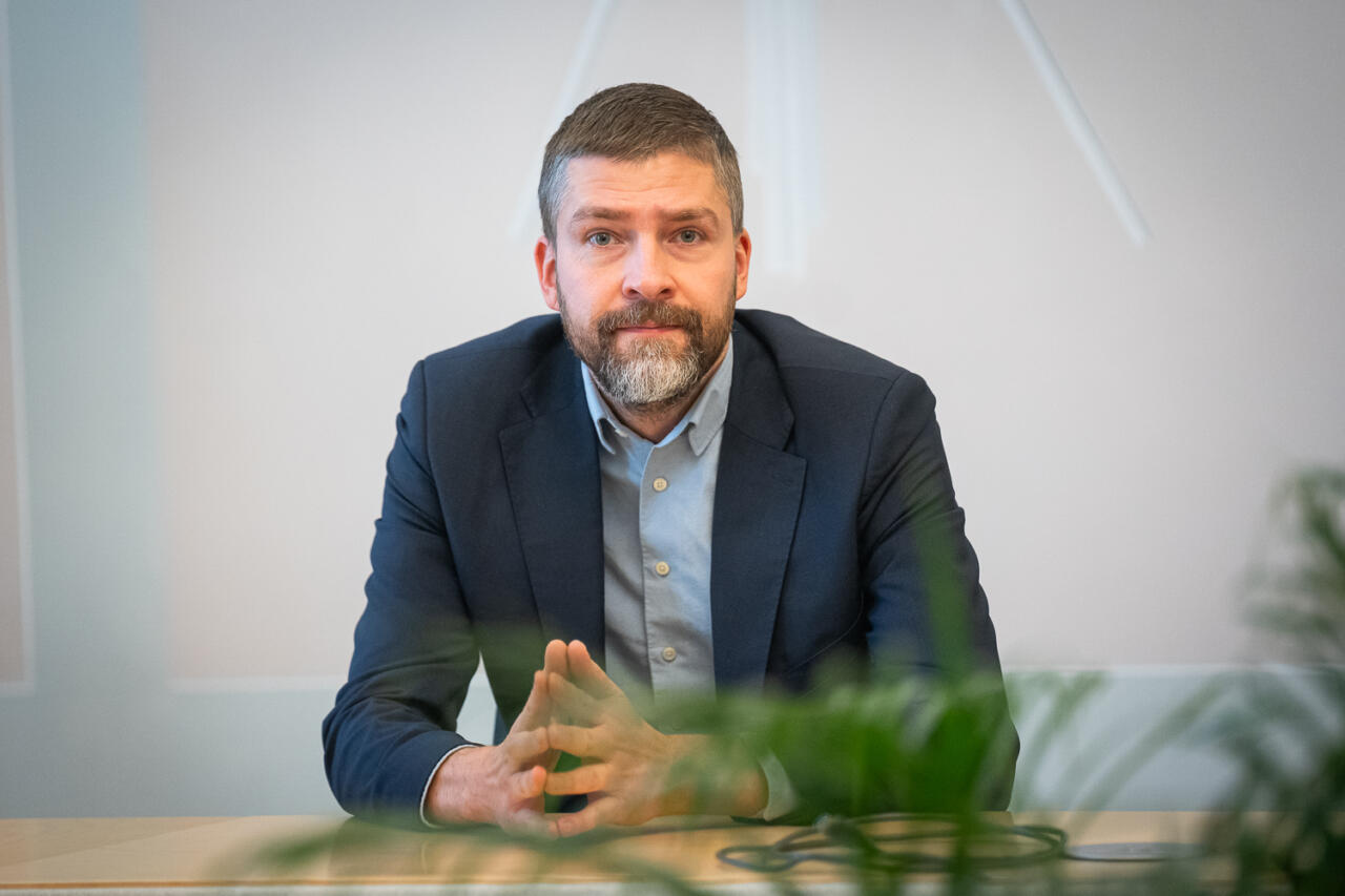 Eesti Konservatiivse Rahvaerakonna aseesimees Siim Pohlak osales kolmapäeva õhtul ETV-s toimunud poliitikute debatis saates „Esimene stuudio“, kus toimus arutel