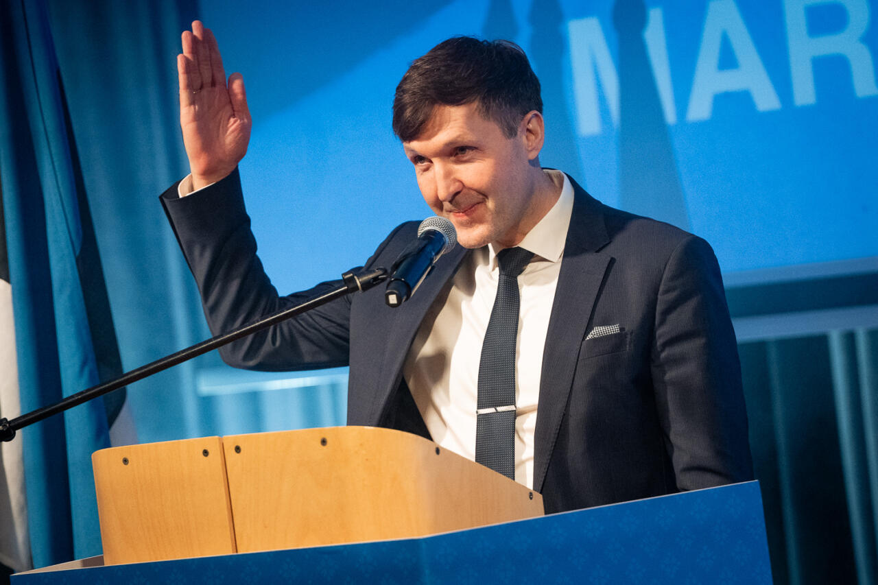 Eesti Konservatiivse Rahvaerakonna esimees Martin Helme rääkis täna ERRi saates “Otse uudistemajast”, kus räägiti nii sisepoliitikast, EKRE olukorrast, valmiska