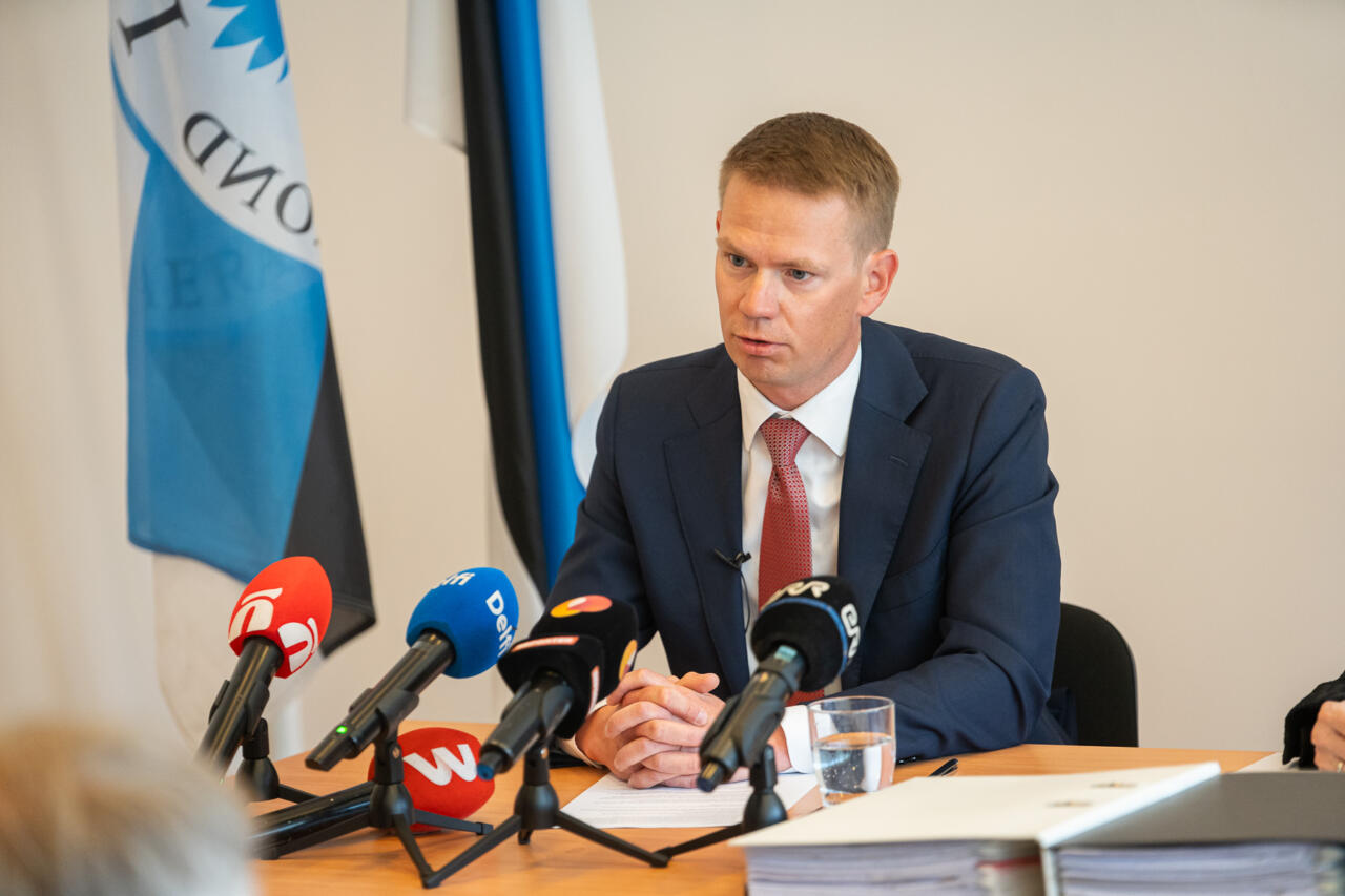 Täna andsid meedia kõrgendatud tähelepanu all pressikonverentsi Kersti Kracht, advokaat Oliver Nääs ja EKRE esimees Martin Helme. Nääsi sõnul võib mahyukaid koh