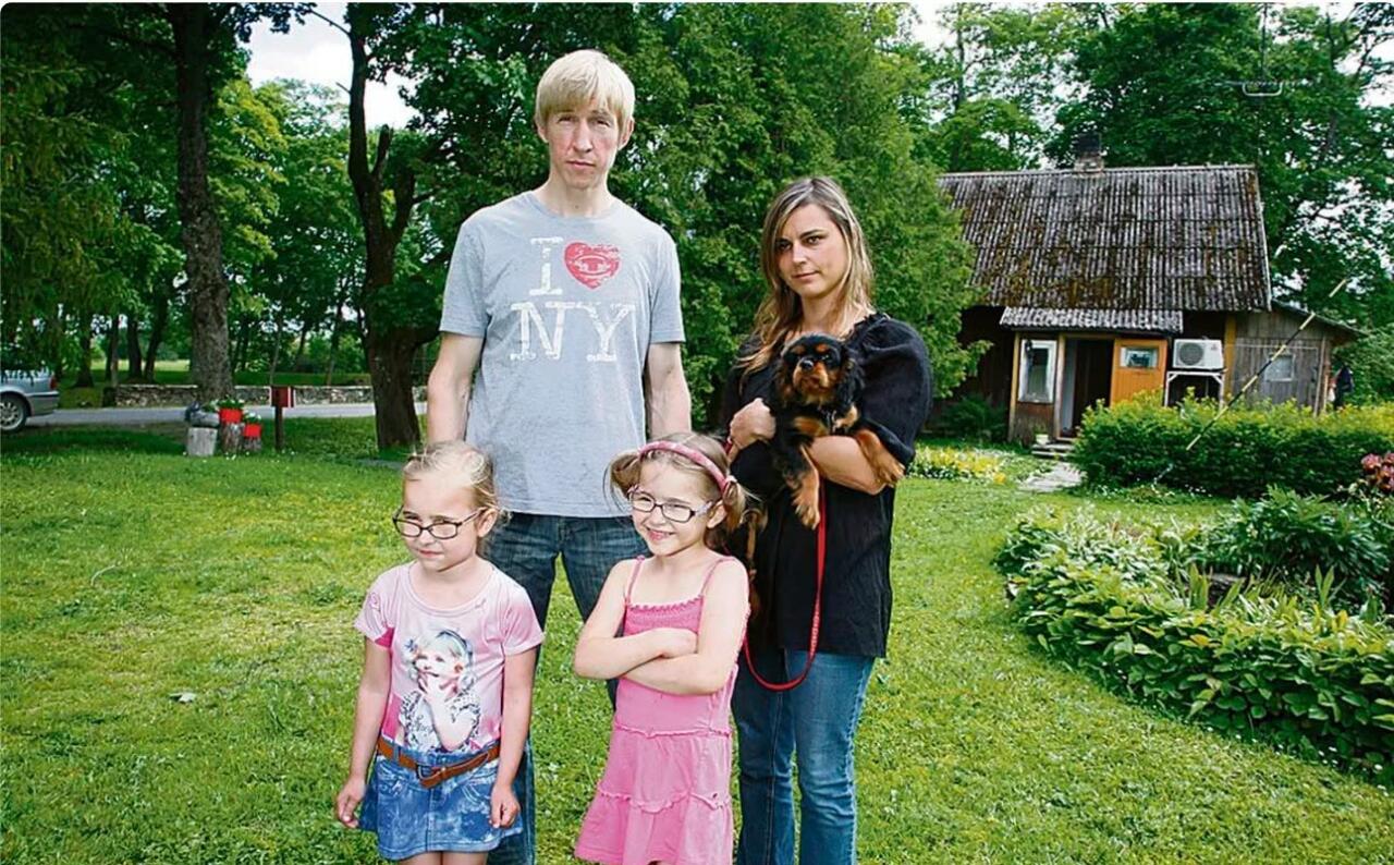 See foto on tehtud 14 aastat tagasi, kui meie pere kolis pealinnast maale. Tegime teadliku valiku rajada oma kodu ja kasvatada lapsed maal. Täna, Eesti taasises